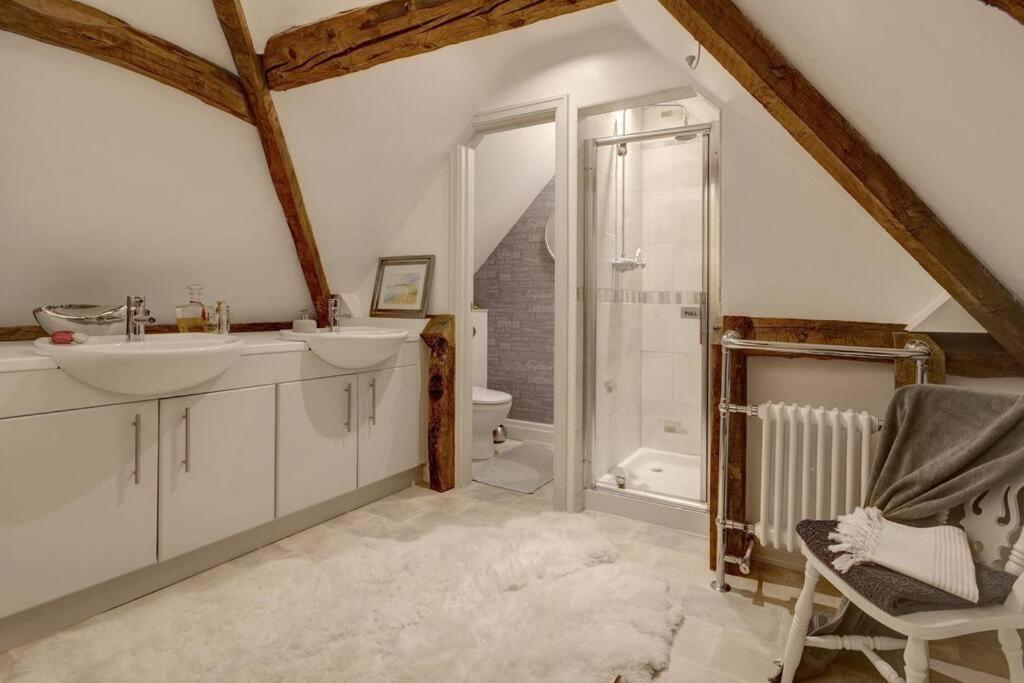 Historic Cotswold Chic Style For Uk Staycation Bourton-on-the-Water Extérieur photo