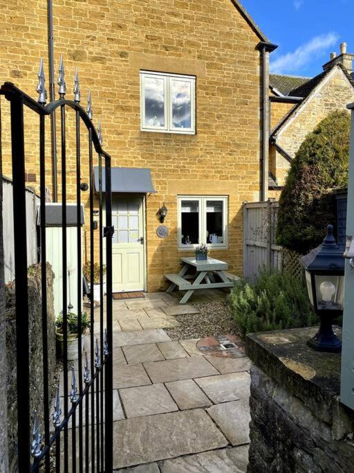 Historic Cotswold Chic Style For Uk Staycation Bourton-on-the-Water Extérieur photo
