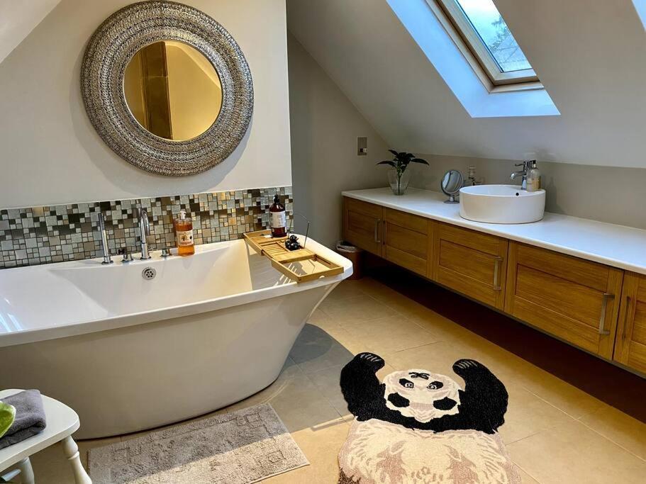 Historic Cotswold Chic Style For Uk Staycation Bourton-on-the-Water Extérieur photo